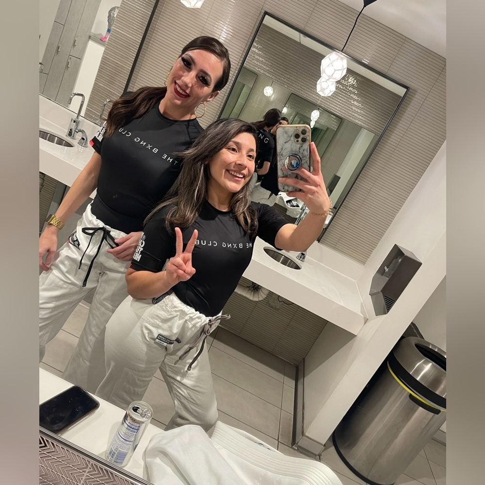 MEET YOUR POSHER! - Picture 7 of 16